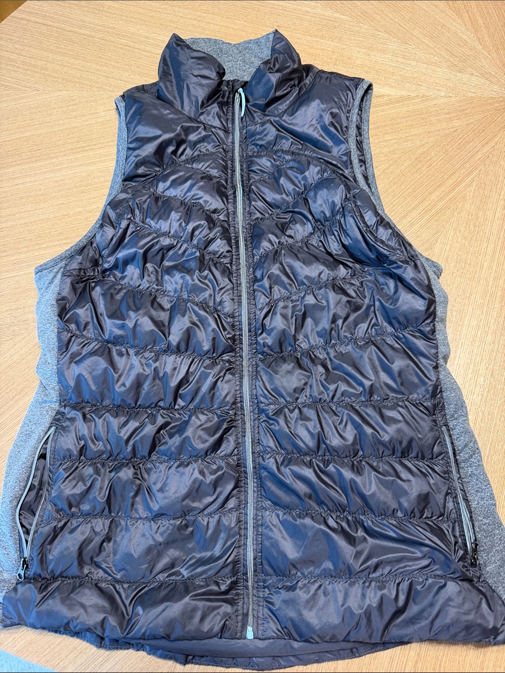 Women’s Quilted Puffer Vest - black/grey